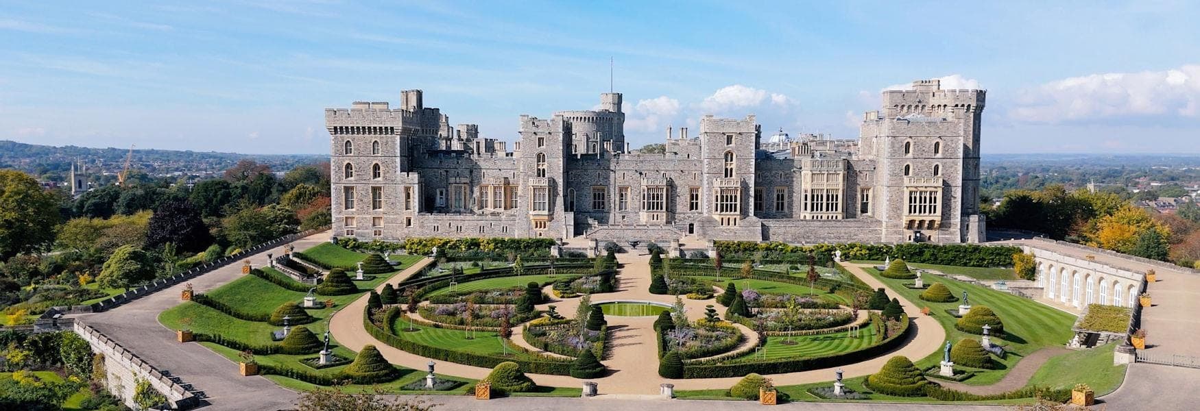 Countryside and landmarks on a private day tour from London