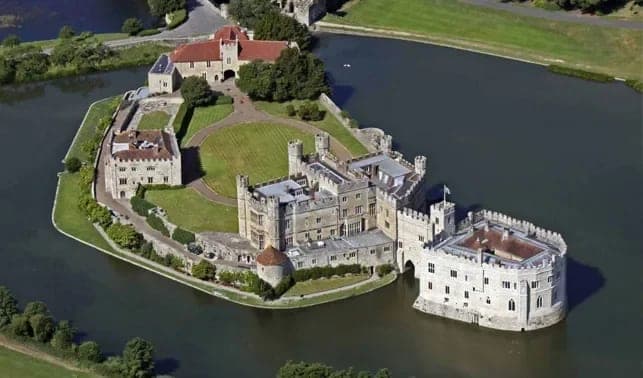 Leeds Castle reflected in its lake