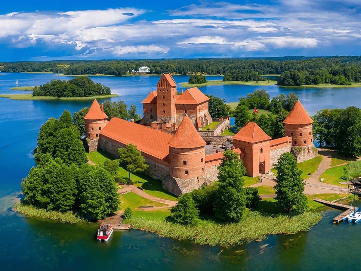 Historic squares in the Baltic States