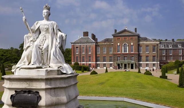 The statue of Queen Victoria in front of Kensington Palace