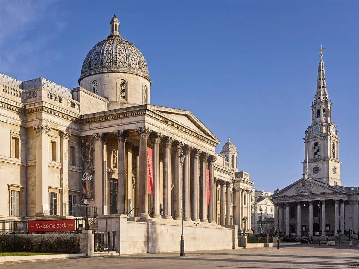 The domed portico of the National Gallery on Trafalgar Square